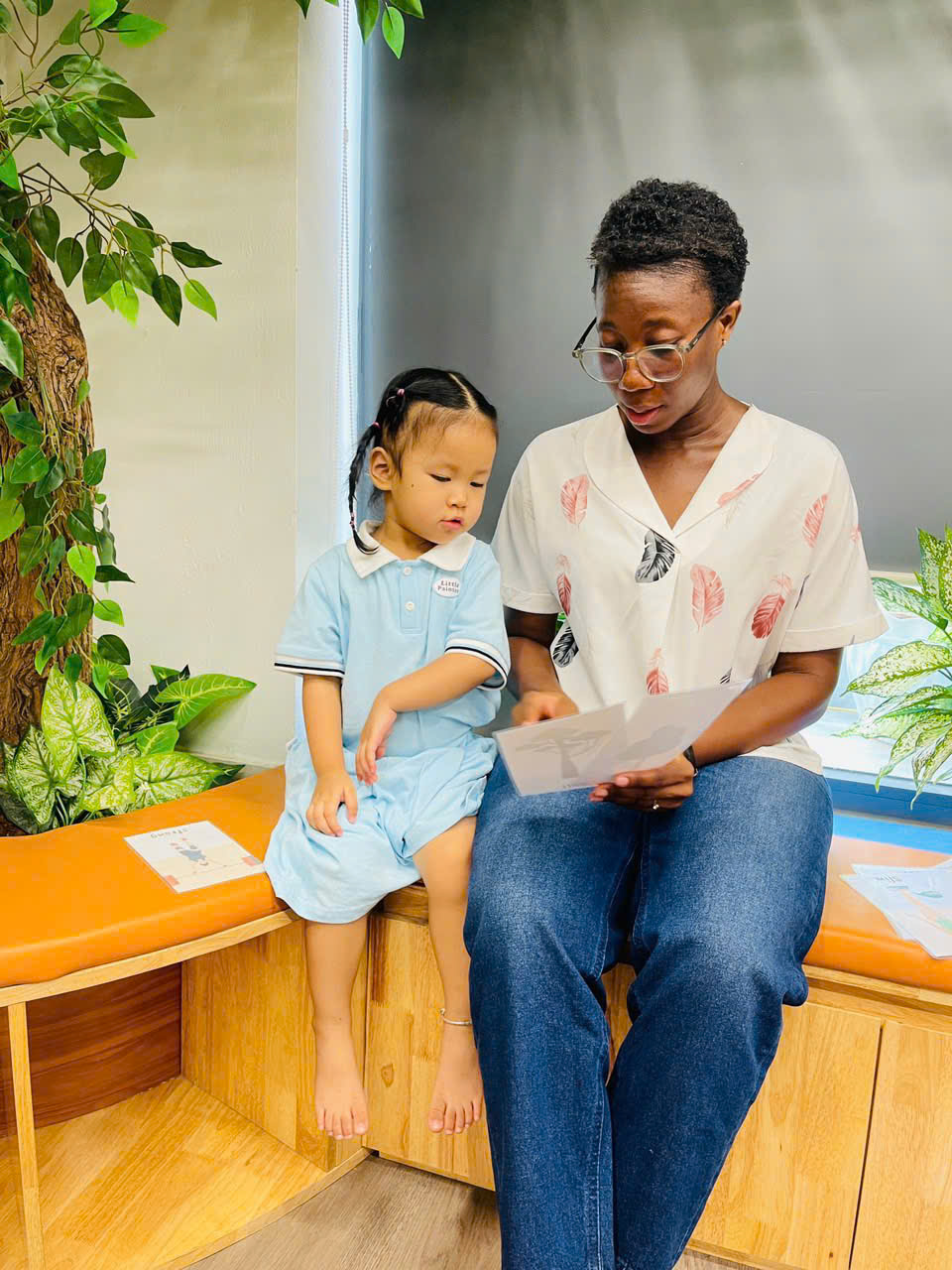 Đọc sách cùng cô